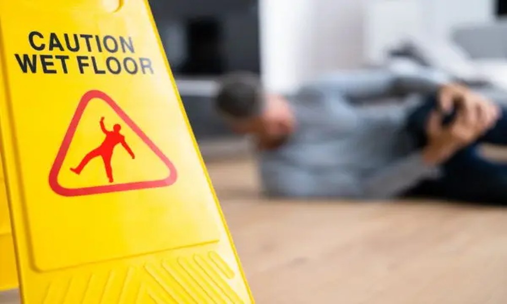 Who’s Liable When You Slip on an Icy Sidewalk in Jersey City? Commercial vs. Residential Property Rules | The Law Offices of Anthony Carbone